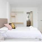 Sunnyland Arona Apartment