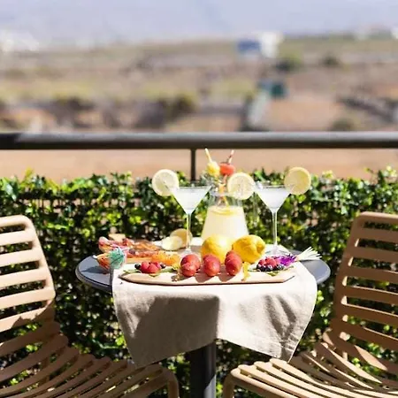 Sunnyland Arona شقة