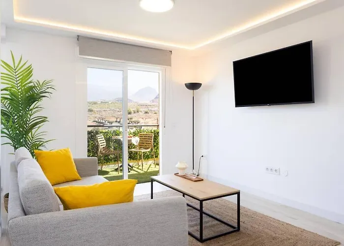 Apartment Sunnyland Arona Cho