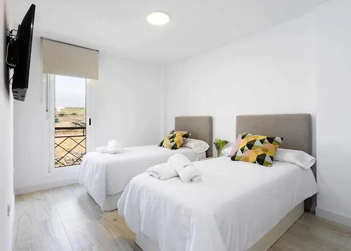 Sunnyland Arona アパート